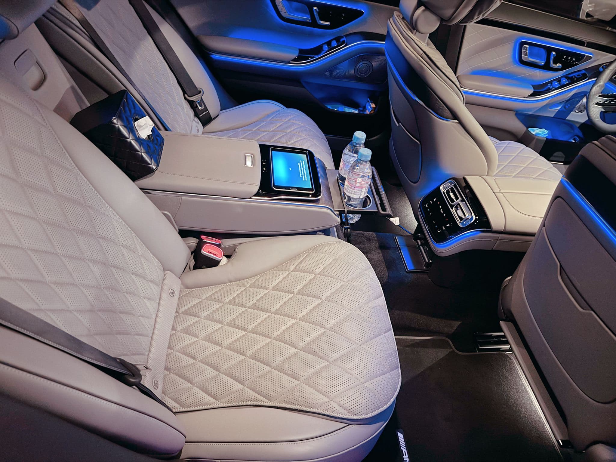 Mercedes S580 rear cabin interior